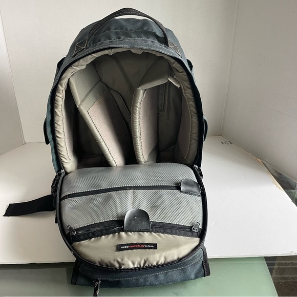 Lowepro Micro Trekker 200 Camera Backpack - Picture 8 of 12